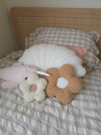 Daisy Cushion